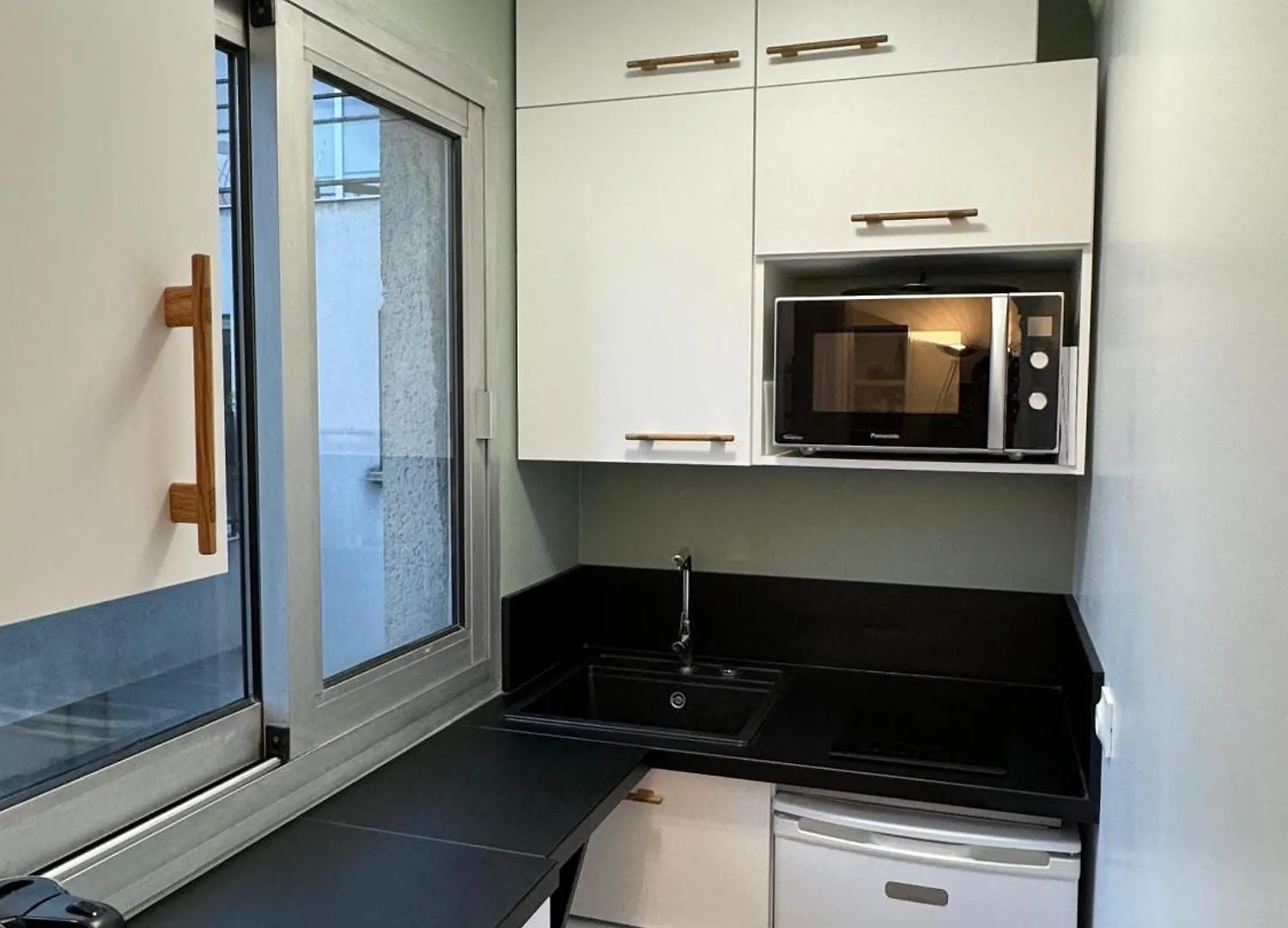 Appartement Avec Terrasse Au Coeur De - 11eme *